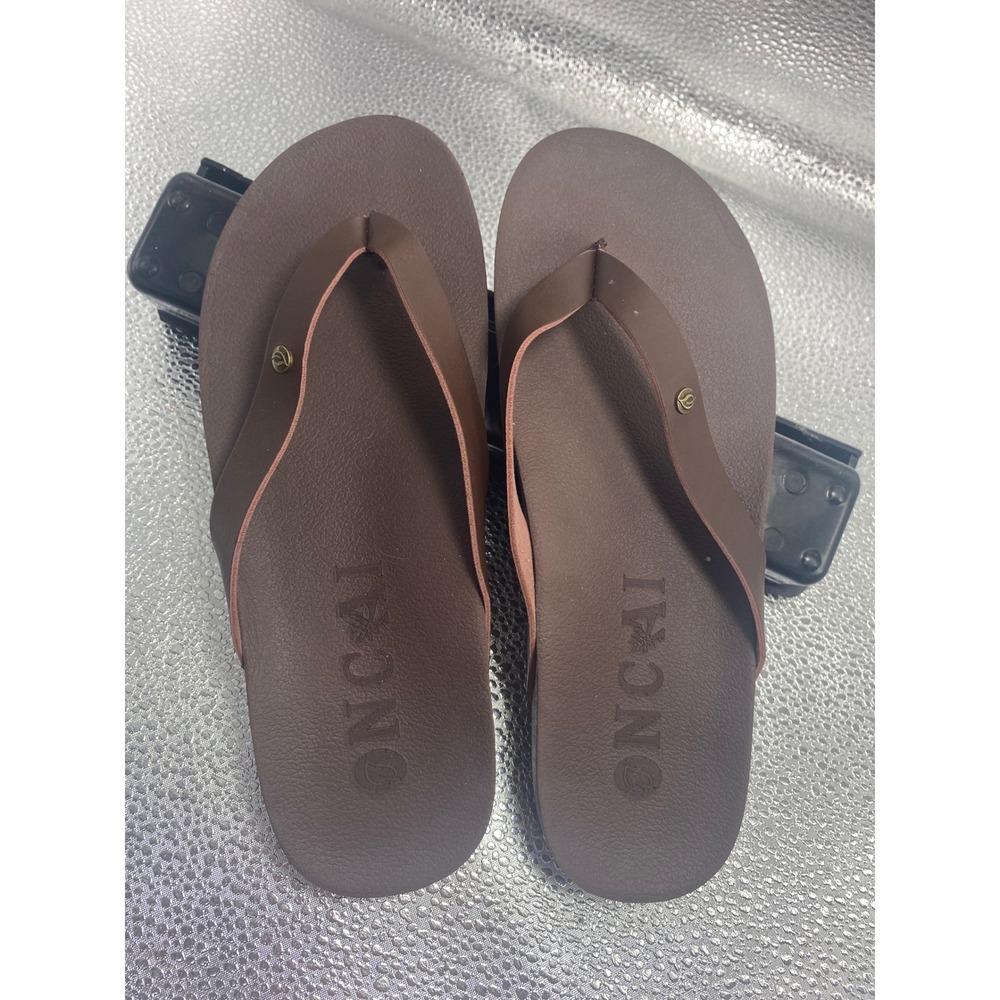 ONCAI Mens Flip Flops Brown Thong Sandals Arch Support Beach Shoes Size 7 US